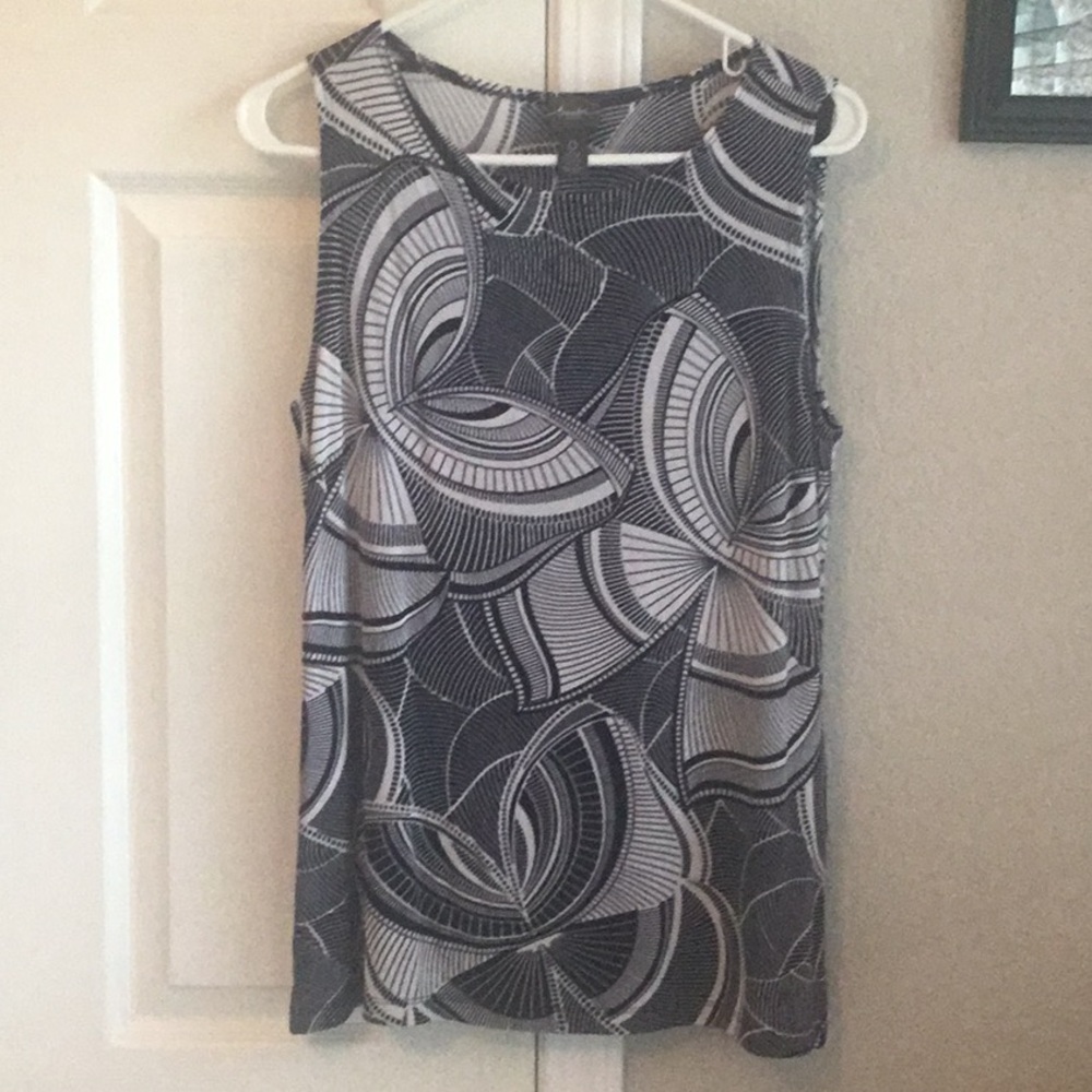 Print sleeveless tunic top